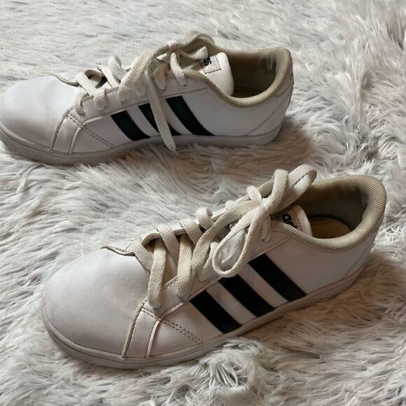Adidas Baseline Youth Tennis Shoes - Picture 2 of 7